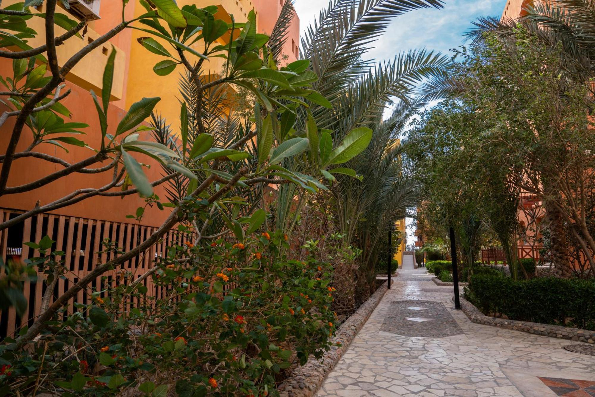 Al Dora Residence Suites Хургада Екстериор снимка